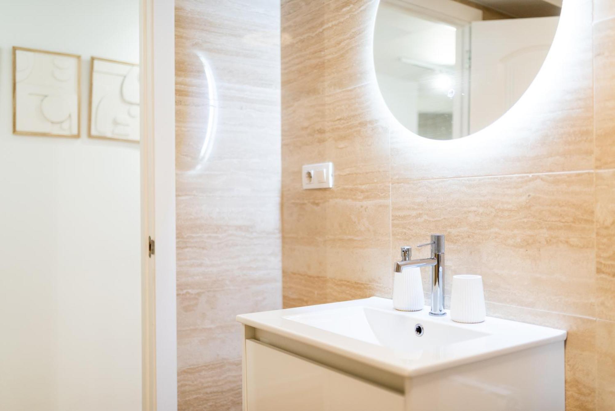 Moderno Apartamento En Granada Centro Екстериор снимка